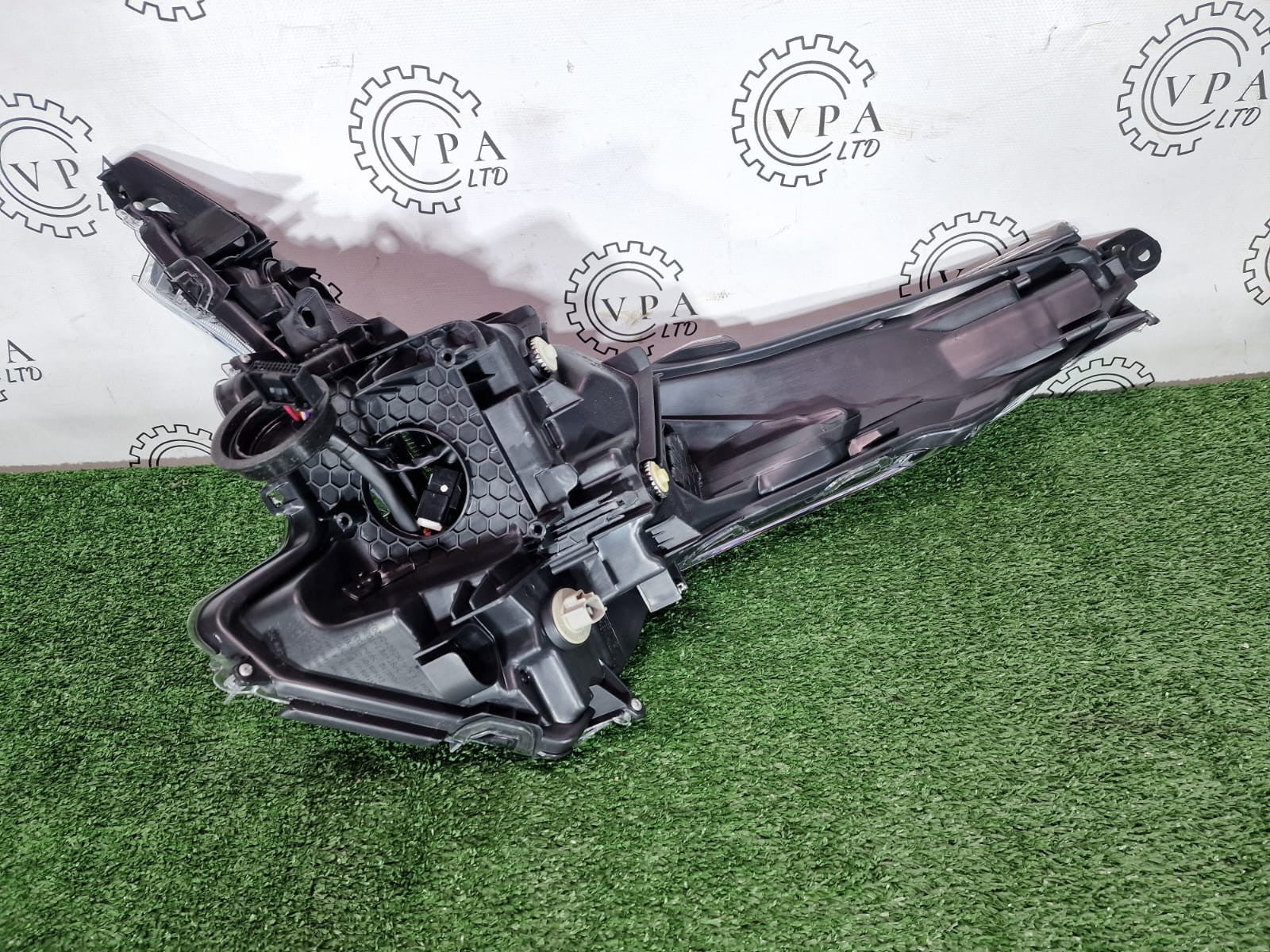 BRAND NEW! TOYOTA PRIUS 2016-19 OSF RIGHT DRIVER SIDE XENON HEADLIGHT