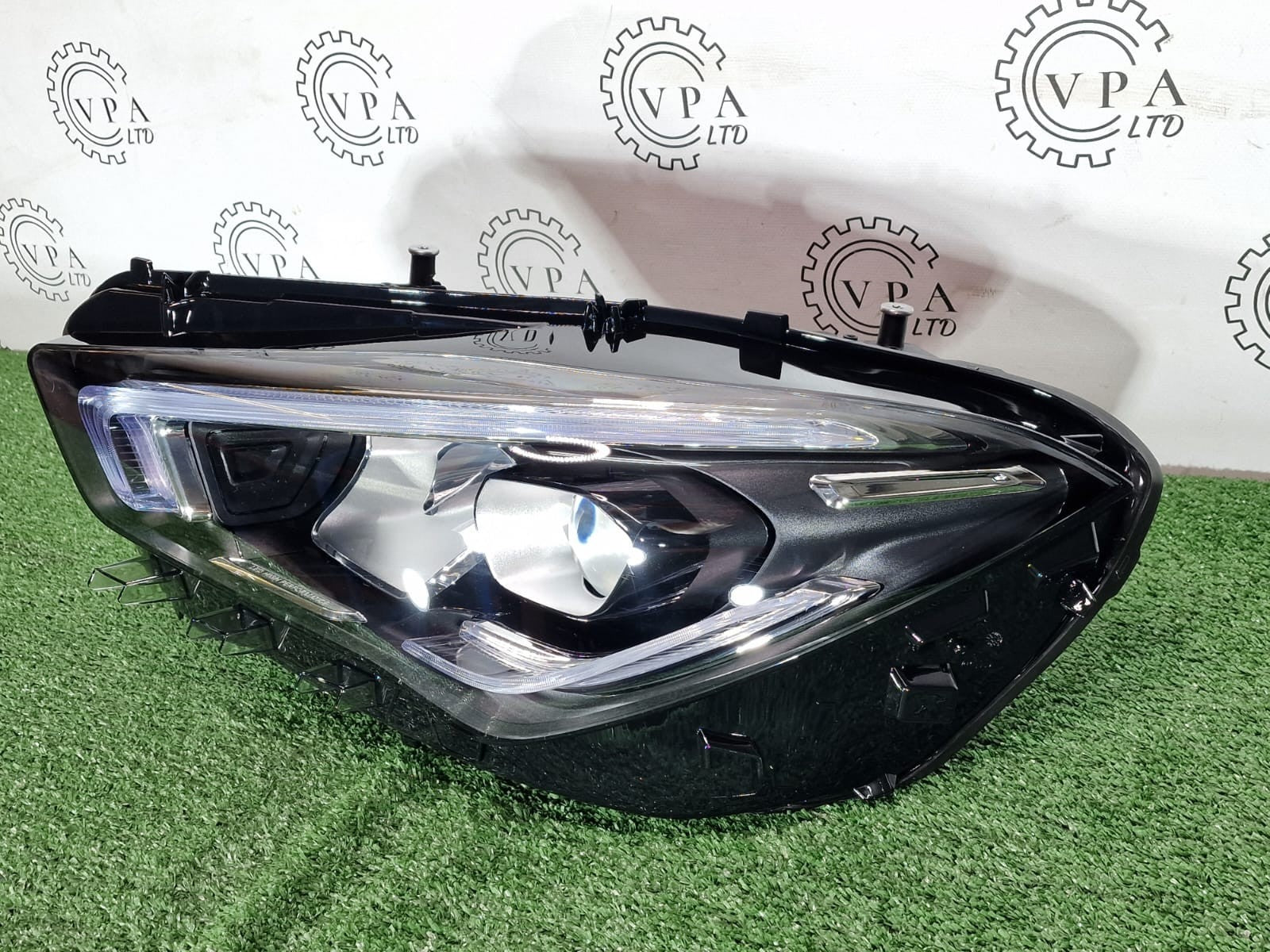 NEW! MERCEDES BENZ CLA W118 / C118 2019-23 NS LEFT SIDE FULL LED HEADLIGHT